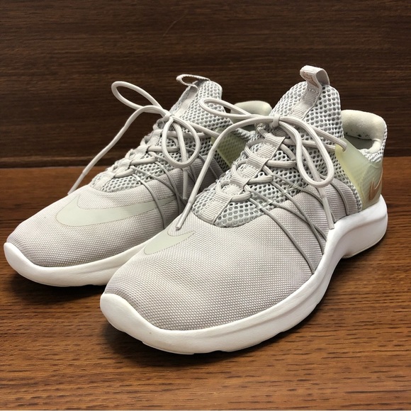 Nike Darwin Women’s Light Gray Sneakers Size 8 - Picture 5 of 14